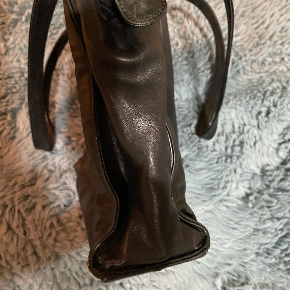 Vintage lamb skin leather Authentic Chanel tote - Picture 6 of 15